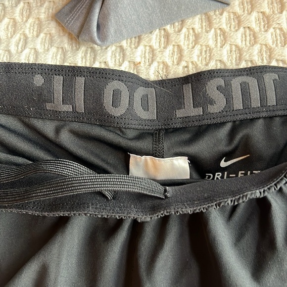 Nike shorts - Picture 4 of 5